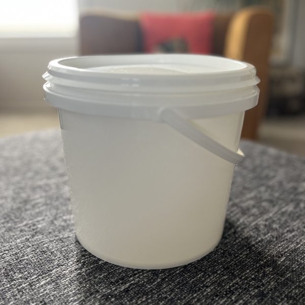 Dogs NZ regulation scent bucket side view